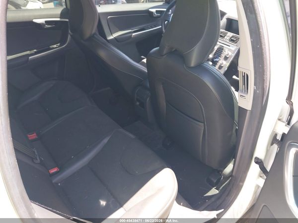 2016 VOLVO XC60 T5 DRIVE-E