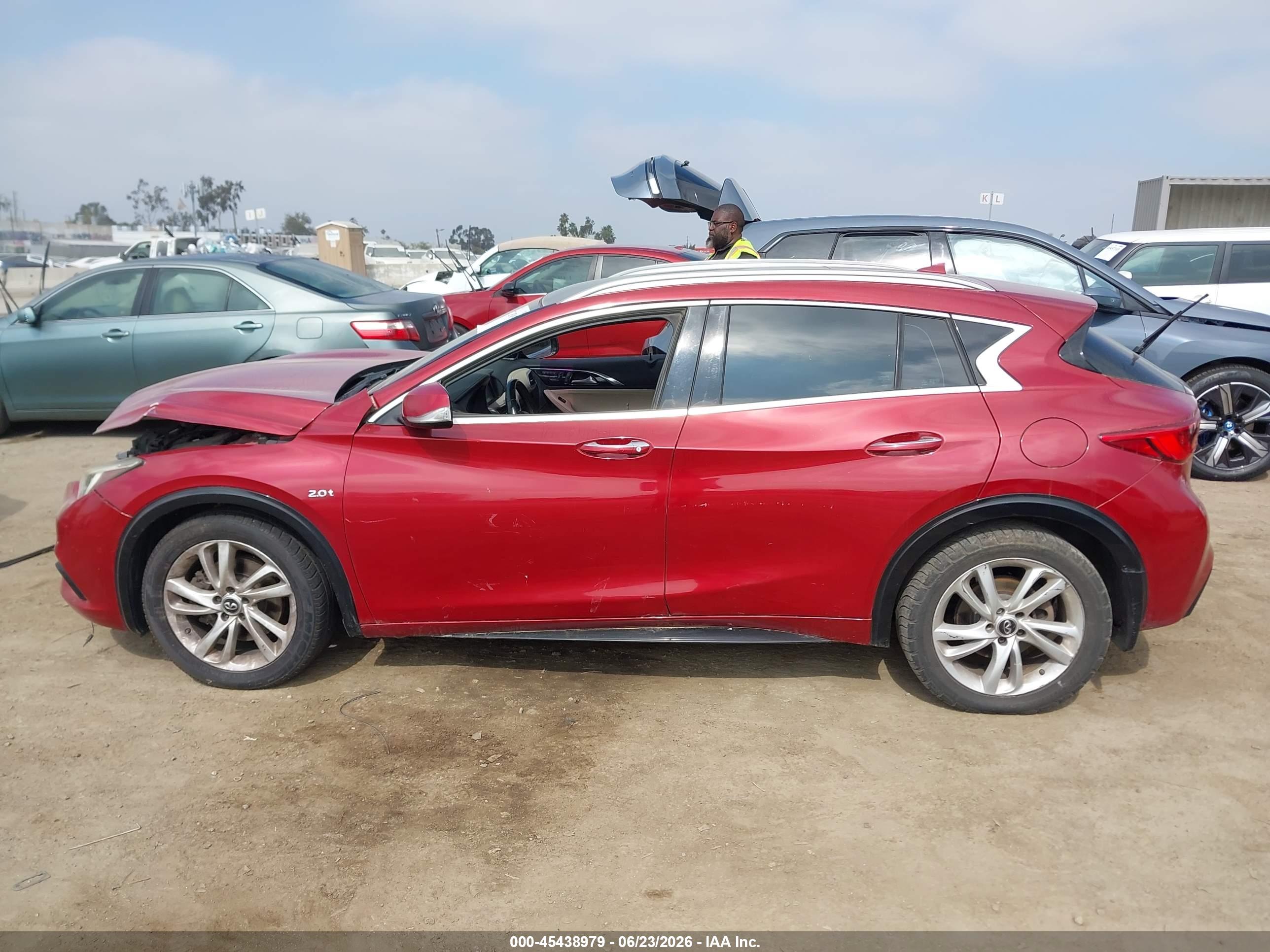 2018 INFINITI QX30 PREMIUM