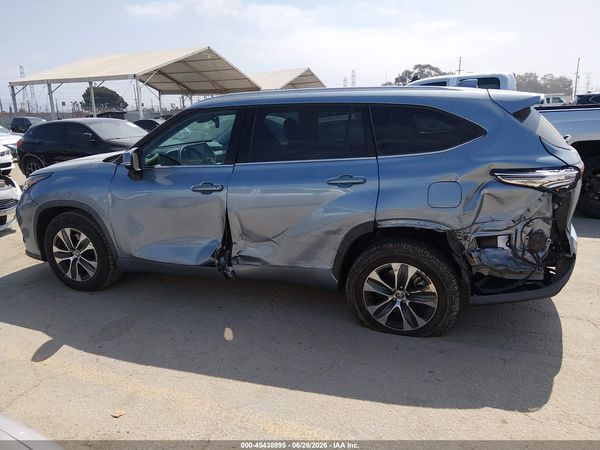 2022 TOYOTA HIGHLANDER XLE