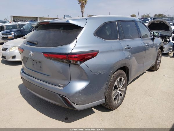 2022 TOYOTA HIGHLANDER XLE