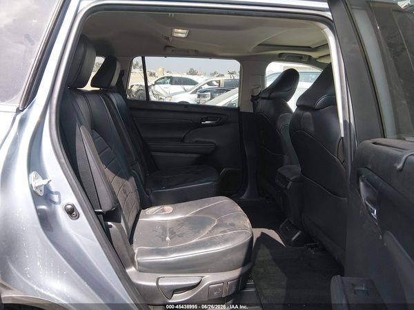 2022 TOYOTA HIGHLANDER XLE