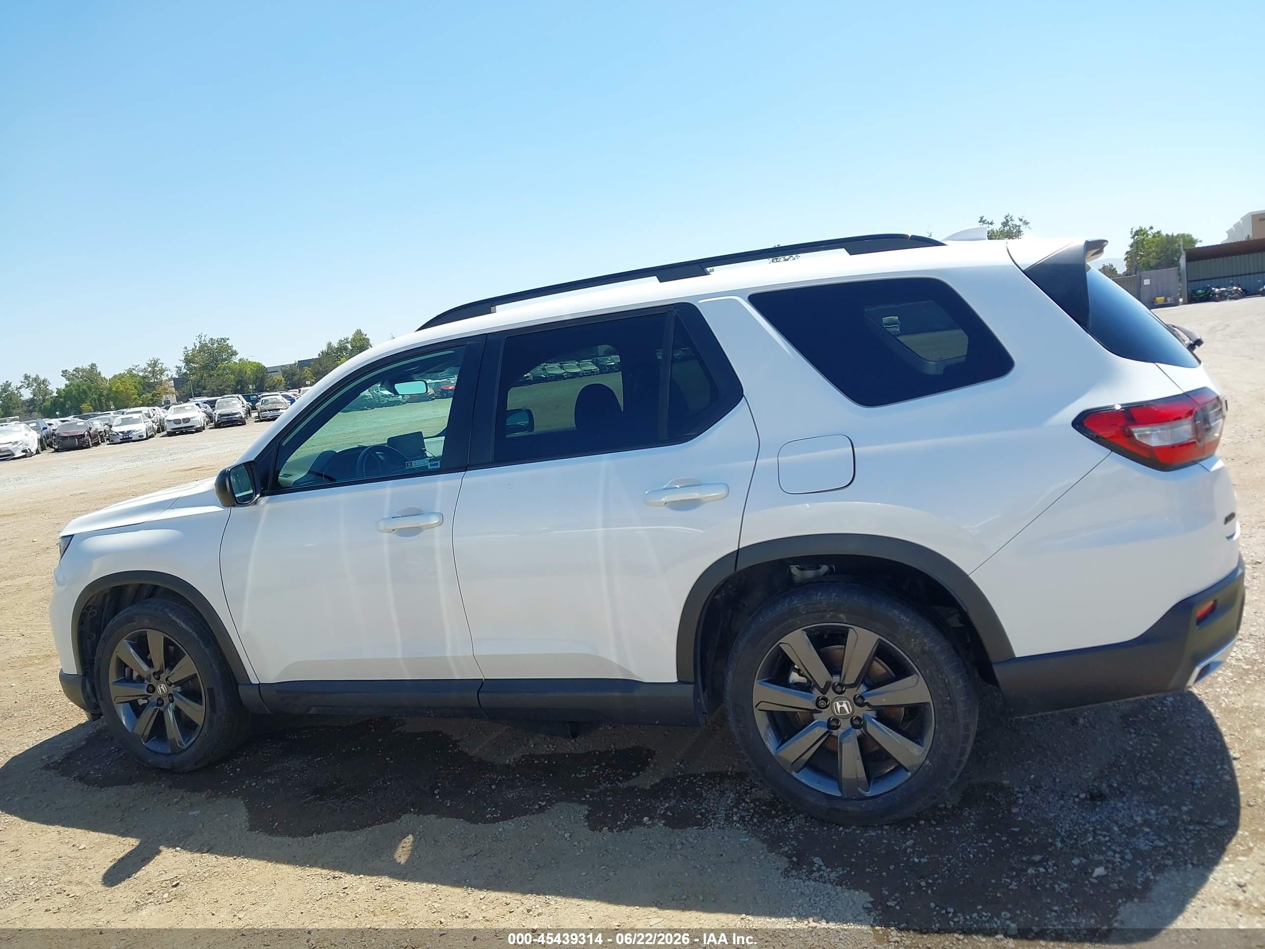 2025 HONDA PILOT SPORT