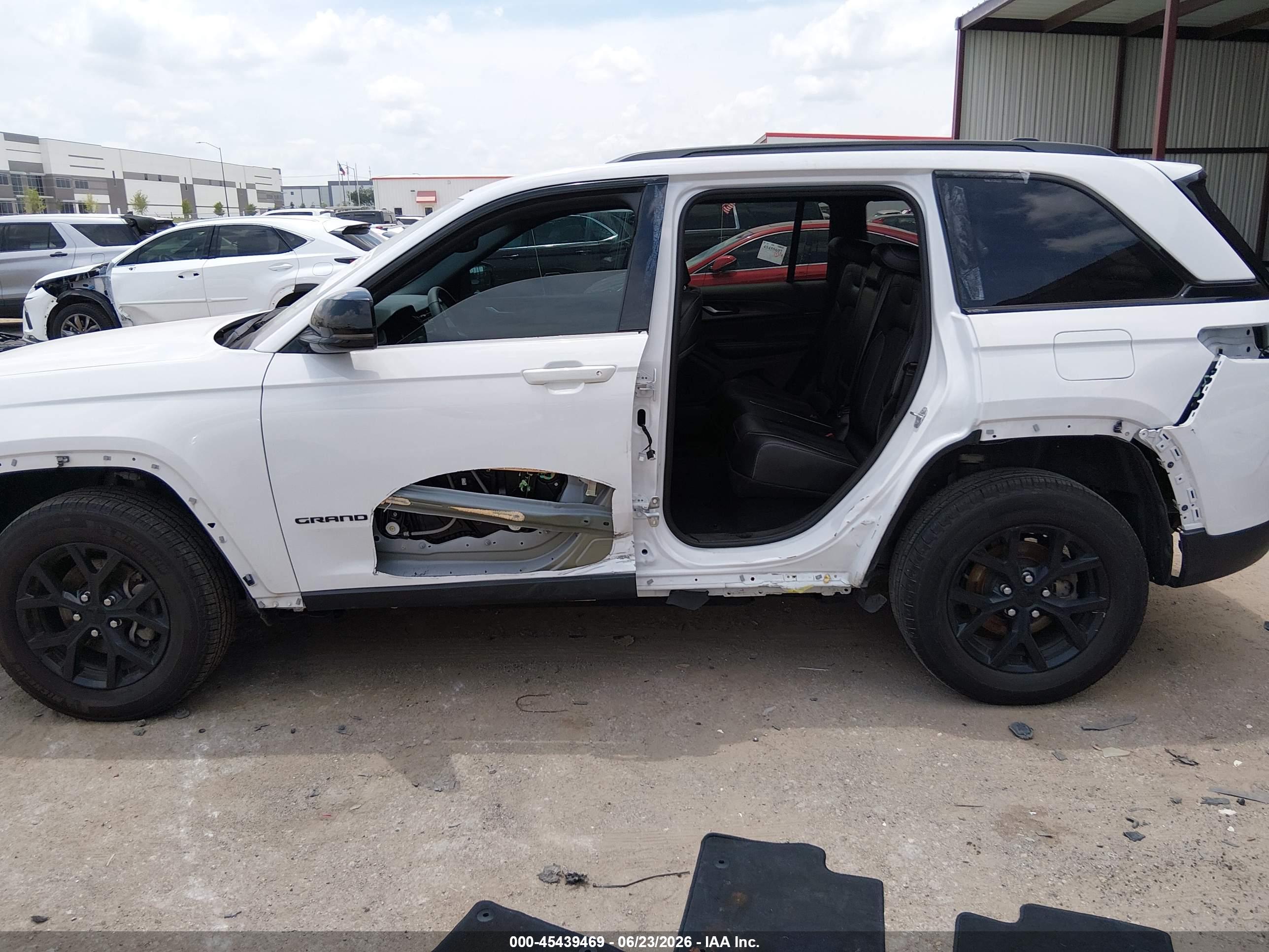 2024 JEEP GRAND CHEROKEE ALTITUDE 4X2