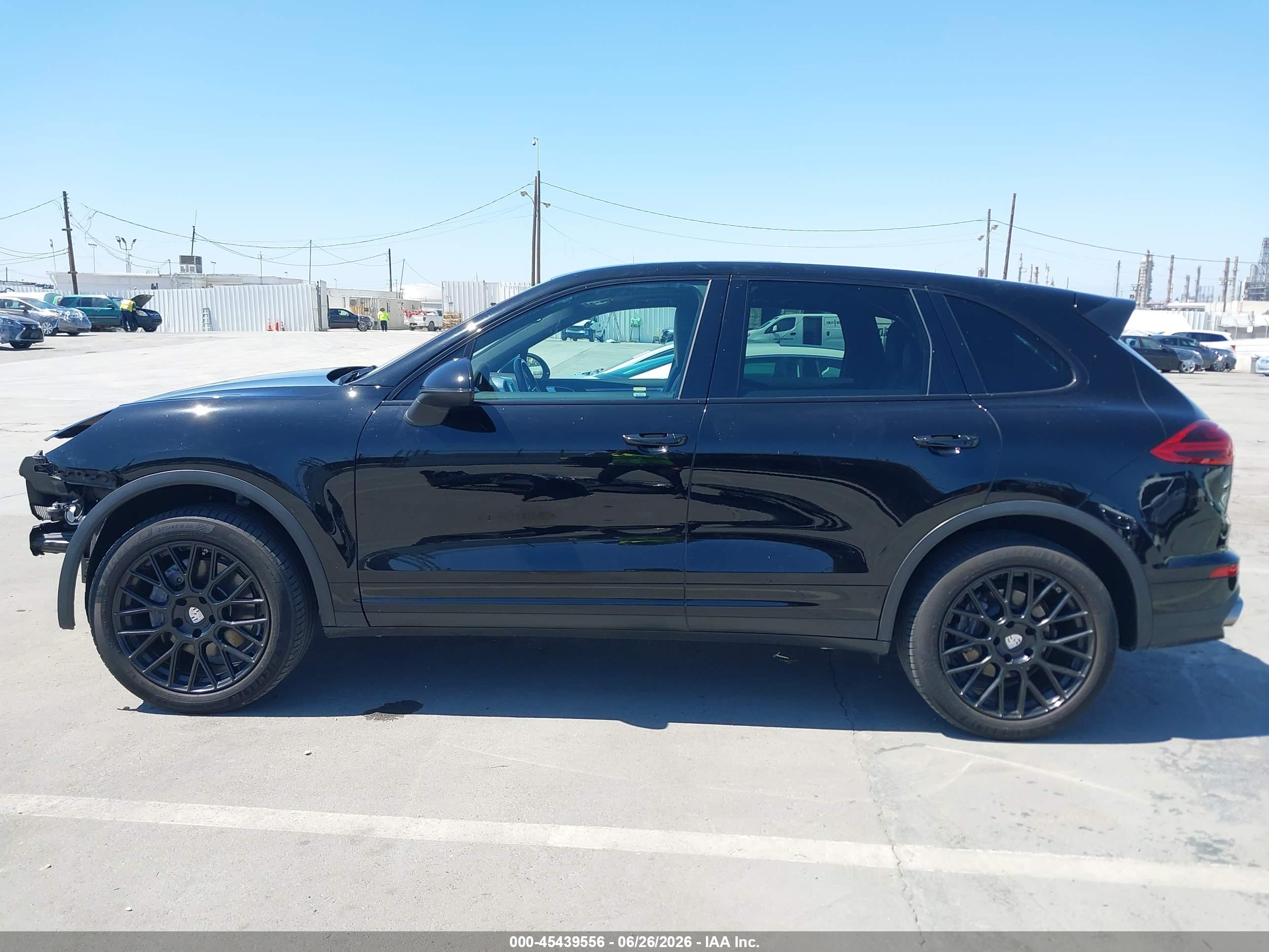 2018 PORSCHE CAYENNE Base / Platinum Edition