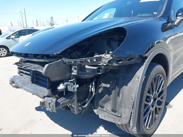 2018 PORSCHE CAYENNE Base / Platinum Edition