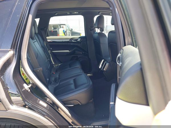 2018 PORSCHE CAYENNE Base / Platinum Edition