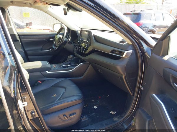 2021 TOYOTA HIGHLANDER XLE