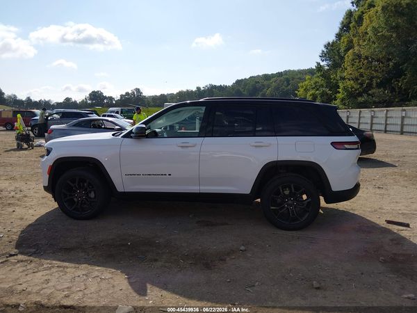 2025 JEEP GRAND CHEROKEE
