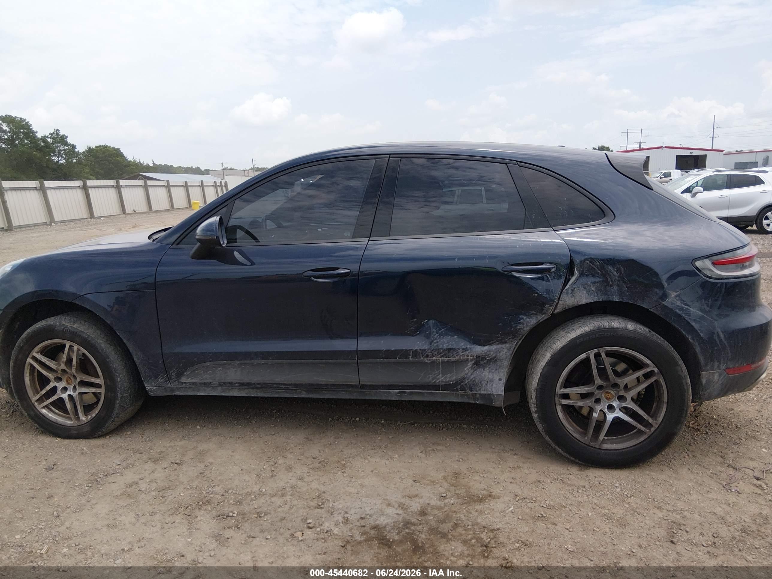 2019 PORSCHE MACAN