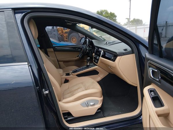 2019 PORSCHE MACAN