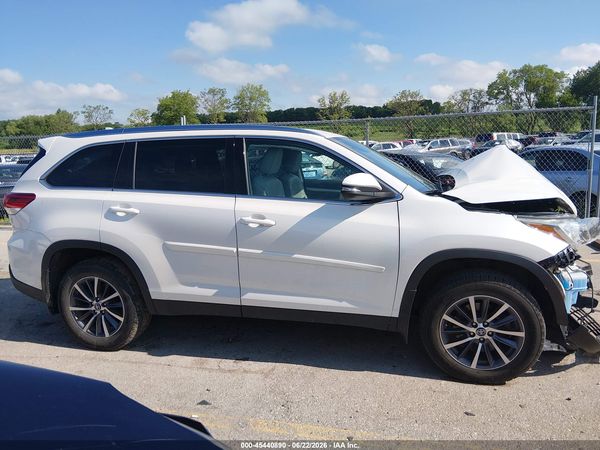 2019 TOYOTA HIGHLANDER XLE