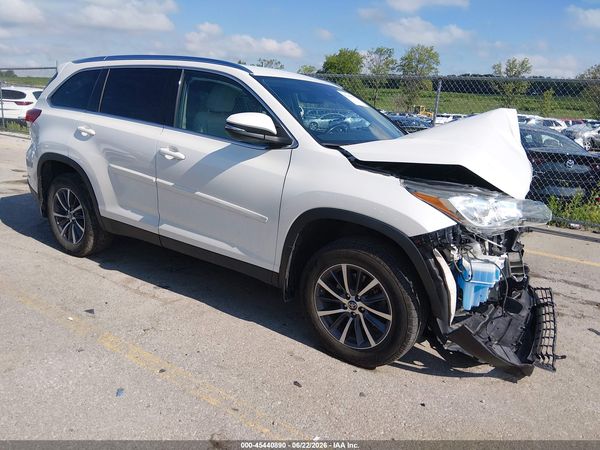 2019 TOYOTA HIGHLANDER XLE