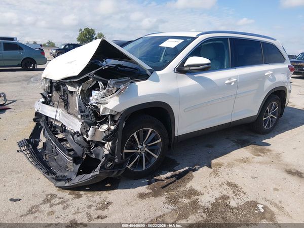 2019 TOYOTA HIGHLANDER XLE