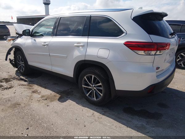 2019 TOYOTA HIGHLANDER XLE