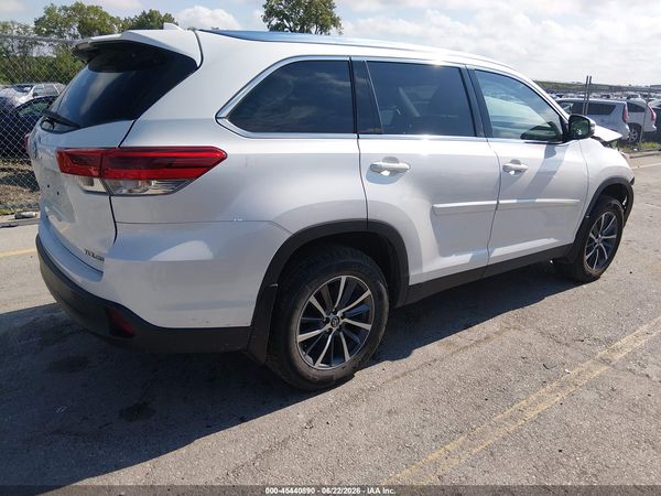2019 TOYOTA HIGHLANDER XLE