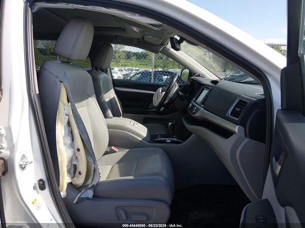2019 TOYOTA HIGHLANDER XLE