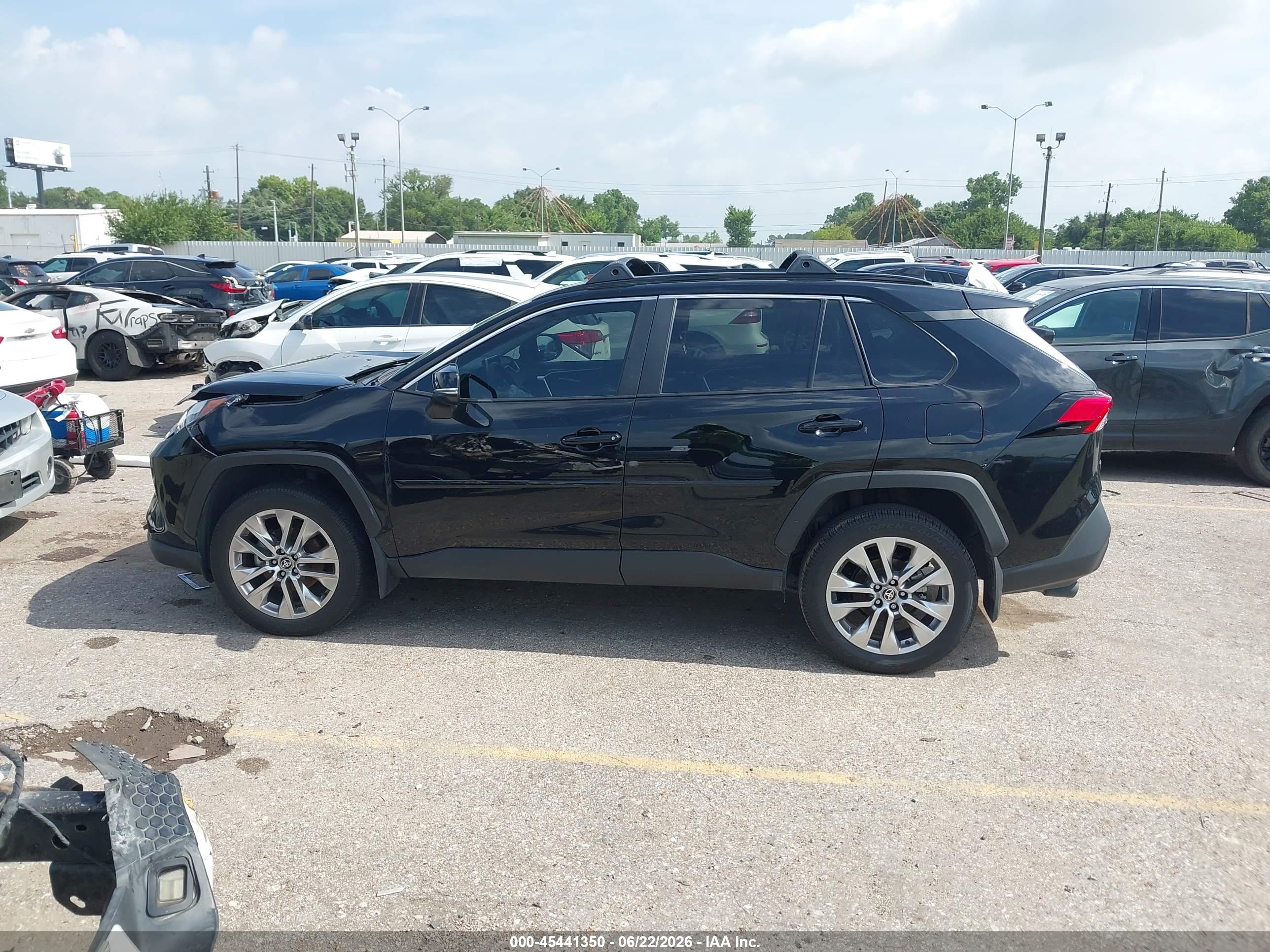 2025 TOYOTA RAV4 XLE PREMIUM