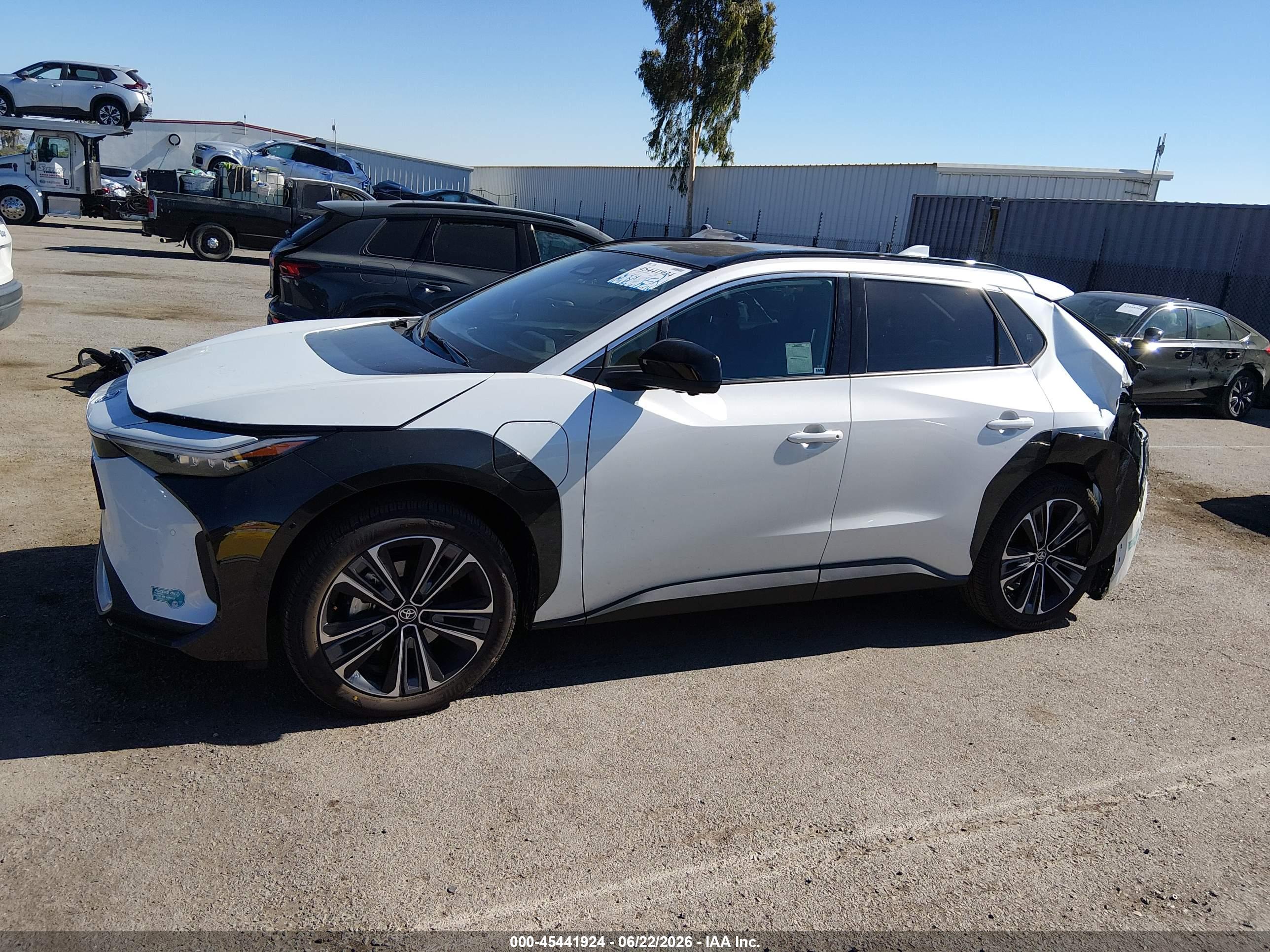 2025 TOYOTA BZ4X LIMITED