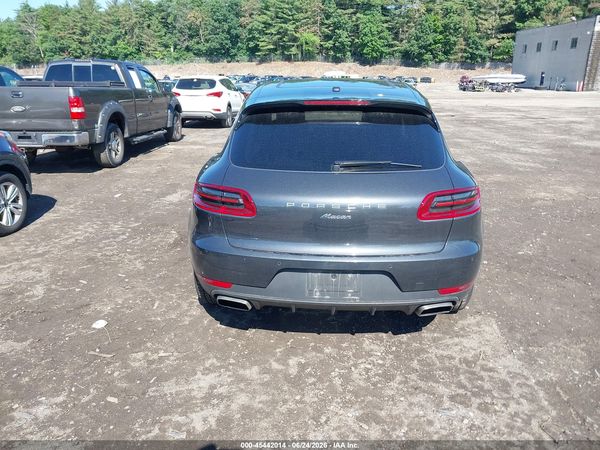 2018 PORSCHE MACAN