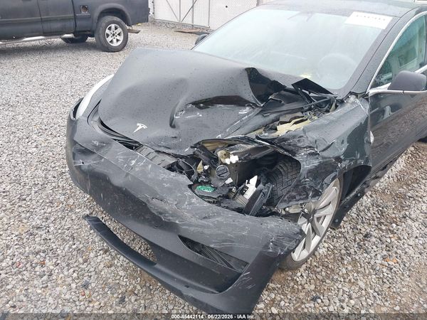 2018 TESLA MODEL 3 LONG RANGE/PERFORMANCE