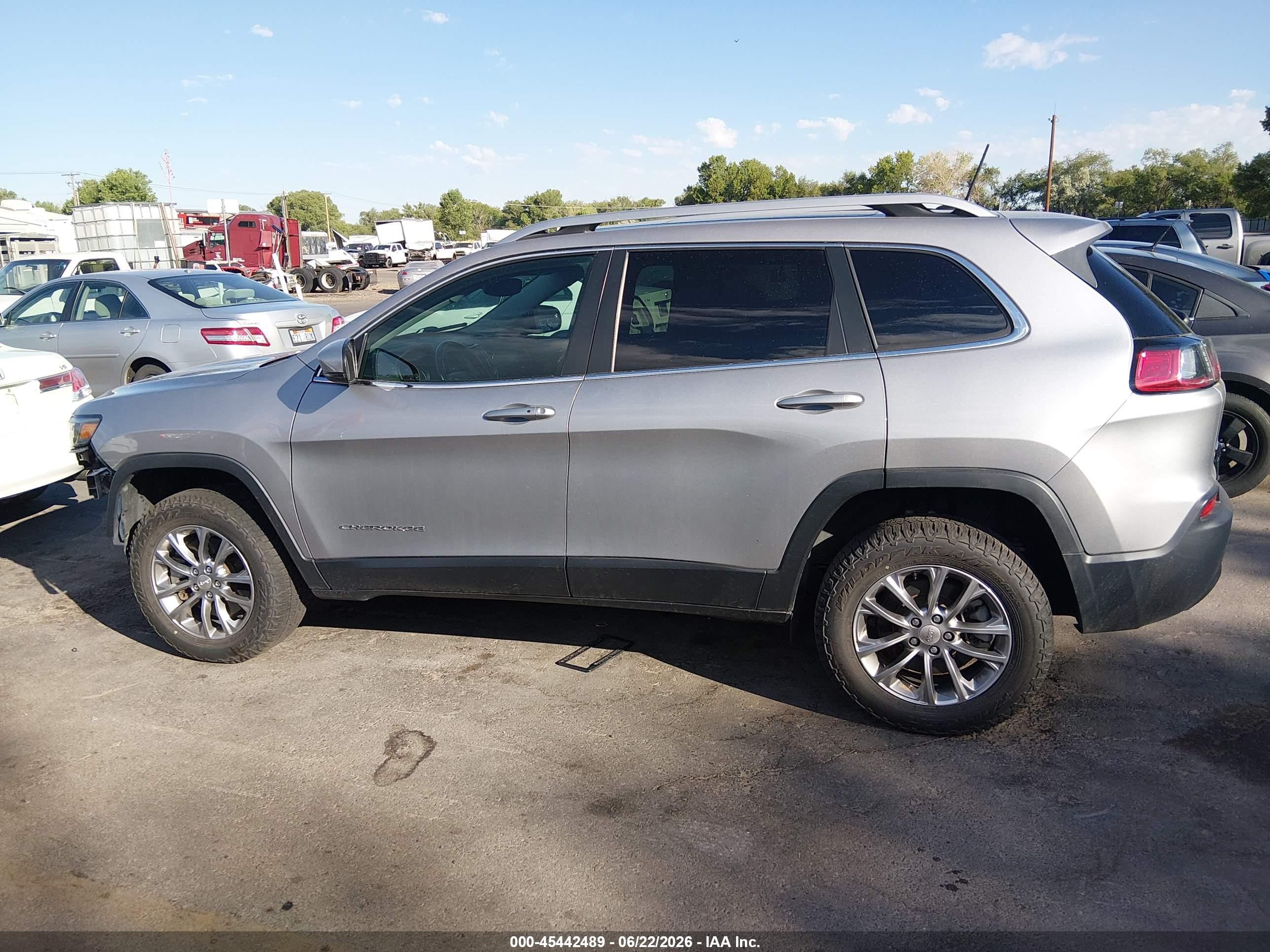 2021 JEEP CHEROKEE LATITUDE LUX 4X4