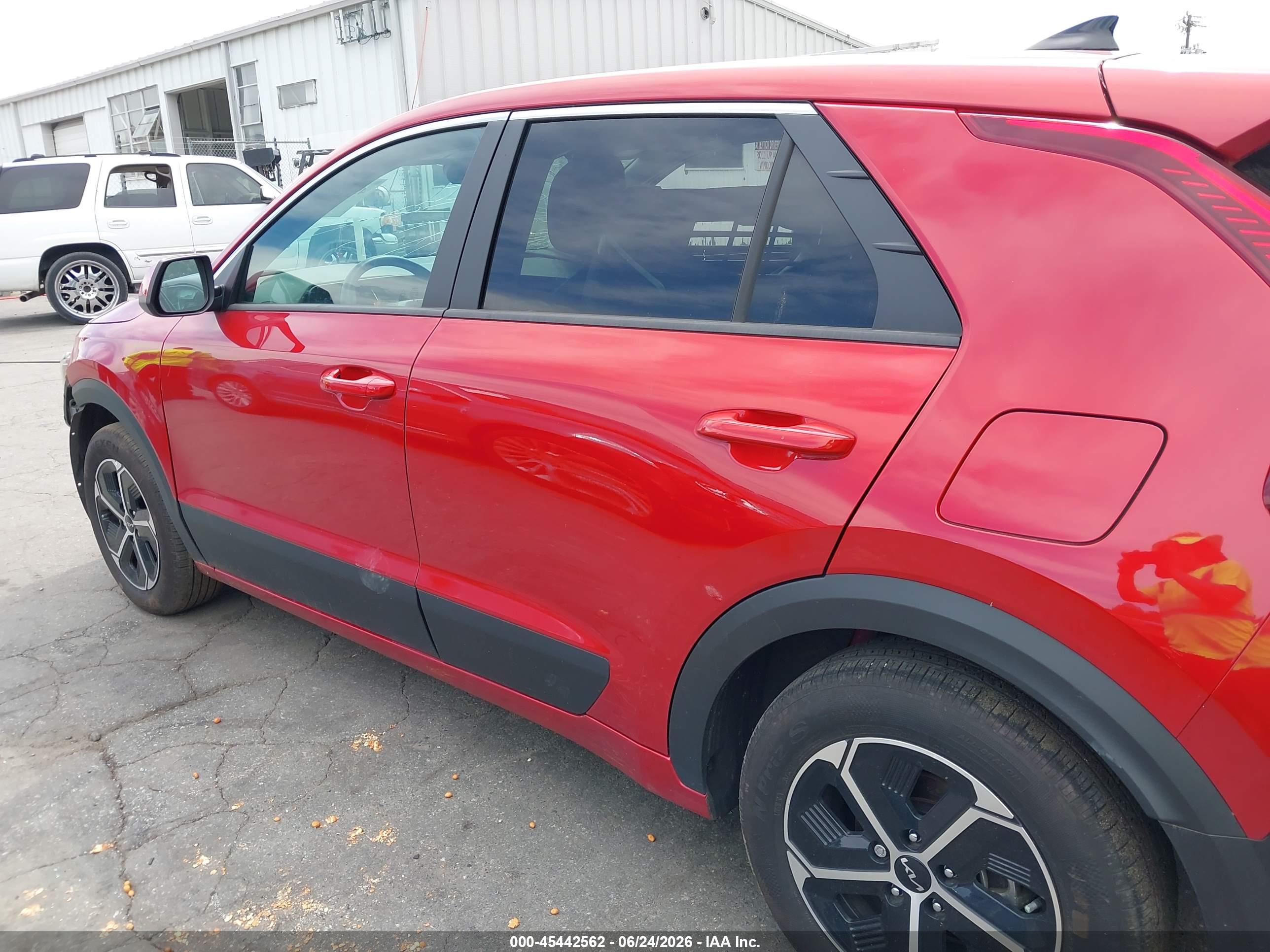 2025 KIA NIRO LX