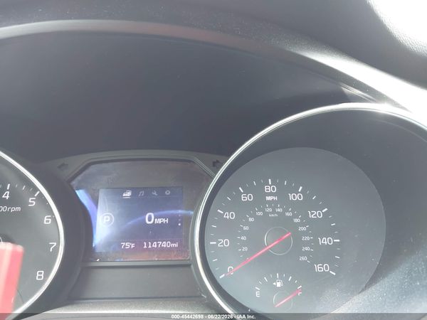 2017 KIA SEDONA LX