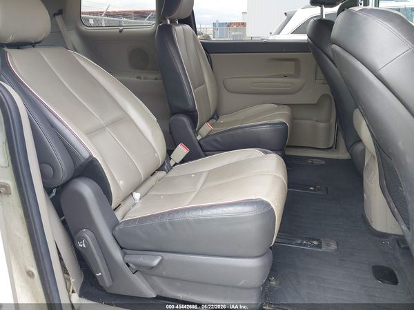 2017 KIA SEDONA LX