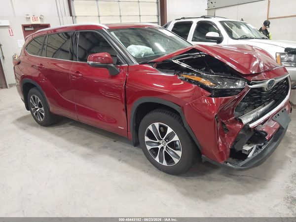 2022 TOYOTA HIGHLANDER HYBRID XLE