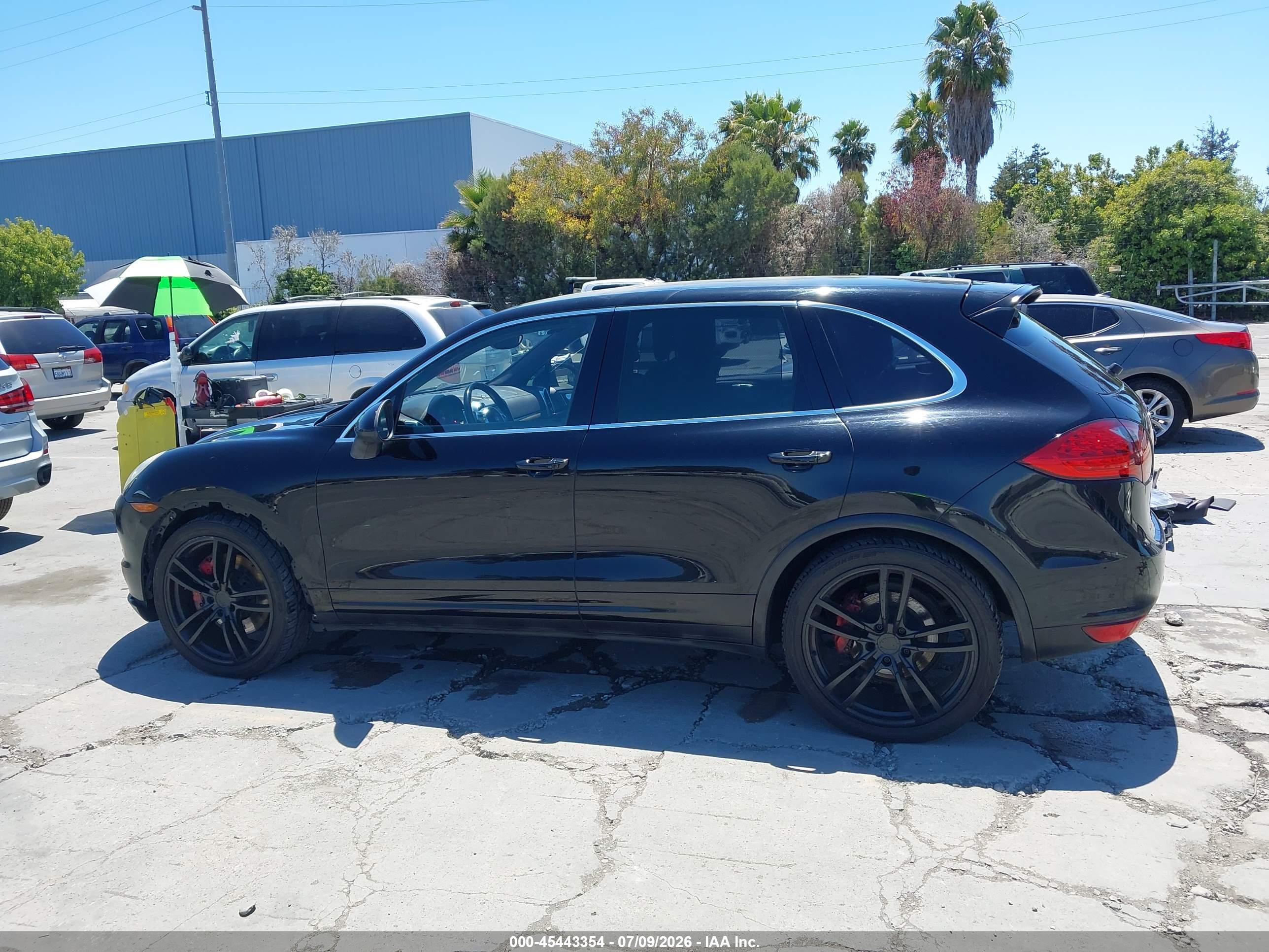 2011 PORSCHE CAYENNE TURBO