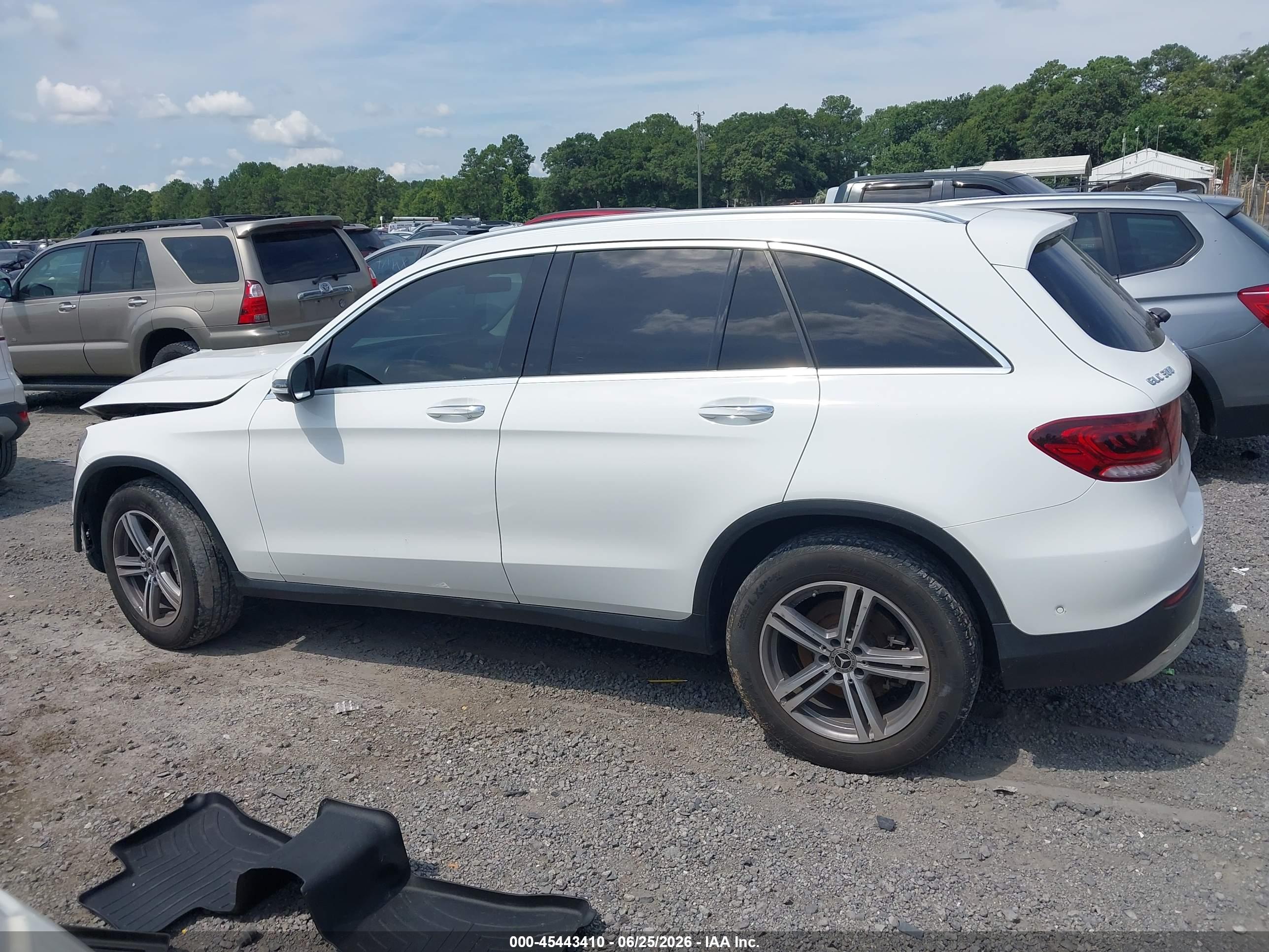 2022 MERCEDES-BENZ GLC 300 SUV