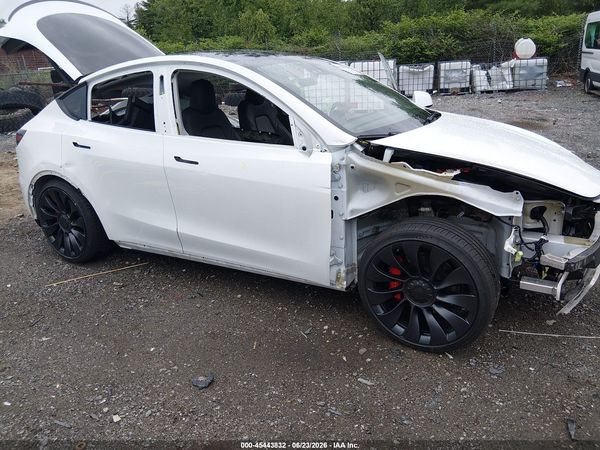 2024 TESLA MODEL Y