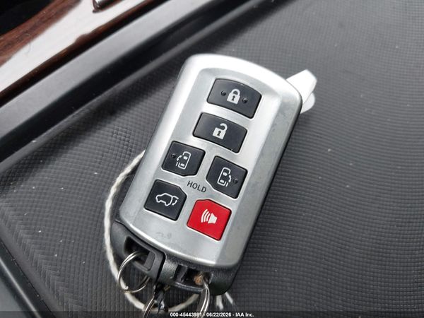 2015 TOYOTA SIENNA