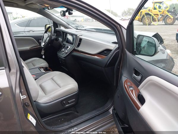 2015 TOYOTA SIENNA