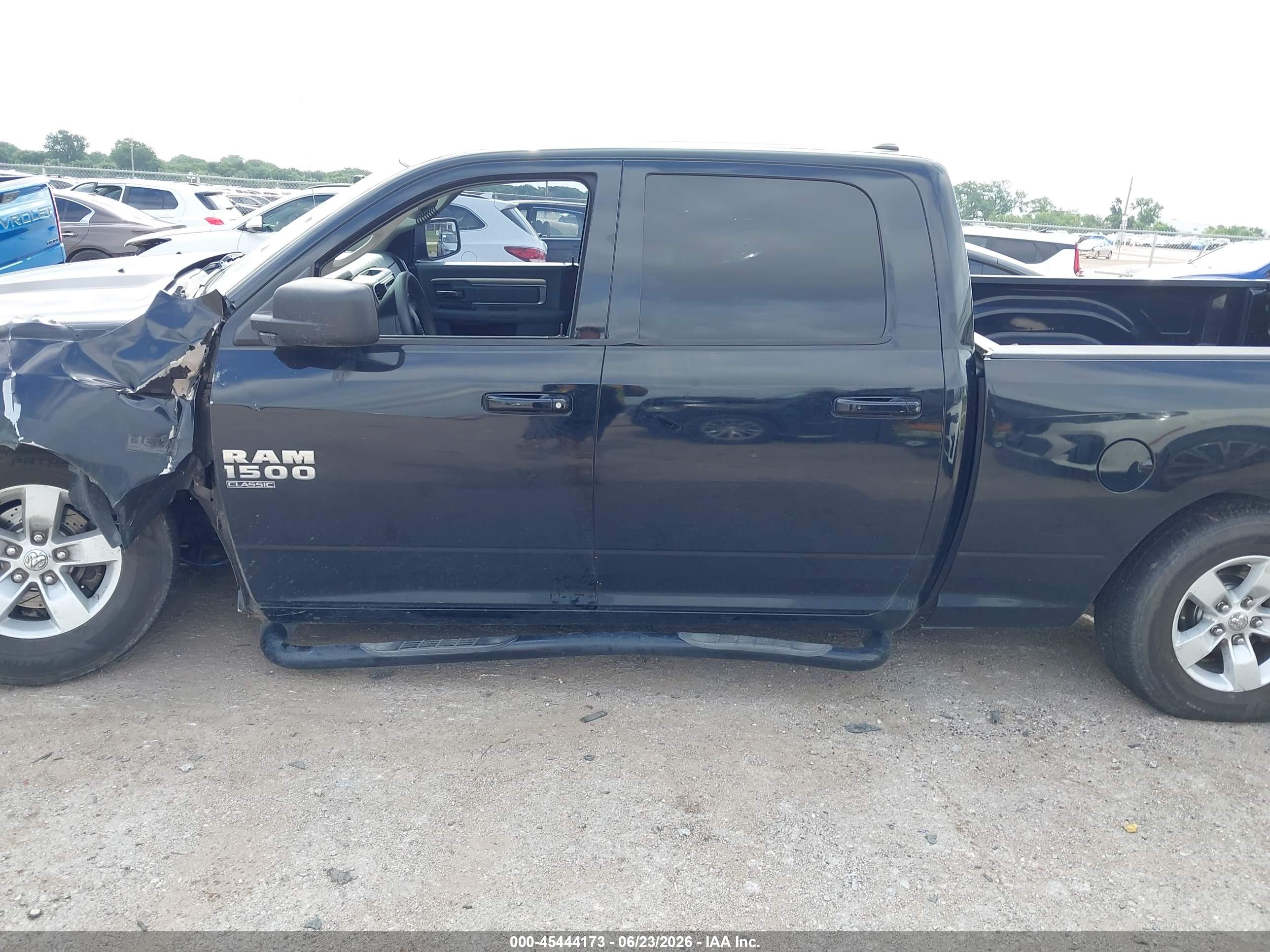 2019 RAM 1500 CLASSIC SLT  4X2 6'4 BOX