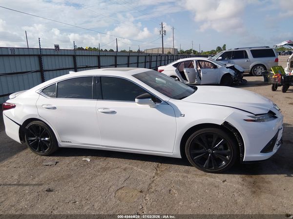 2022 LEXUS ES 300H F SPORT