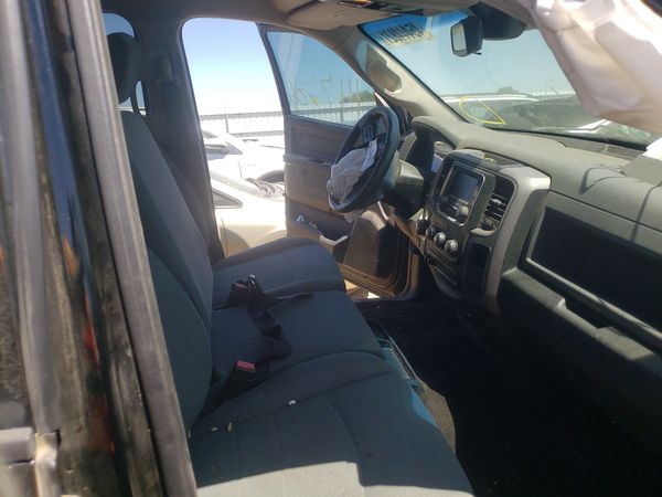 2015 RAM 1500 ST CREW CAB 4X4