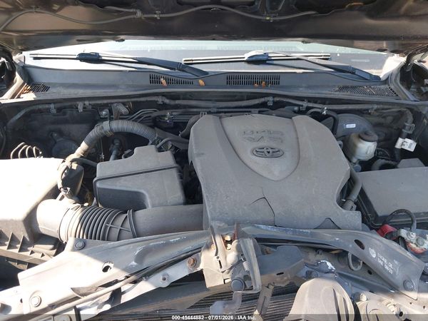 2017 TOYOTA TACOMA SR5 V6