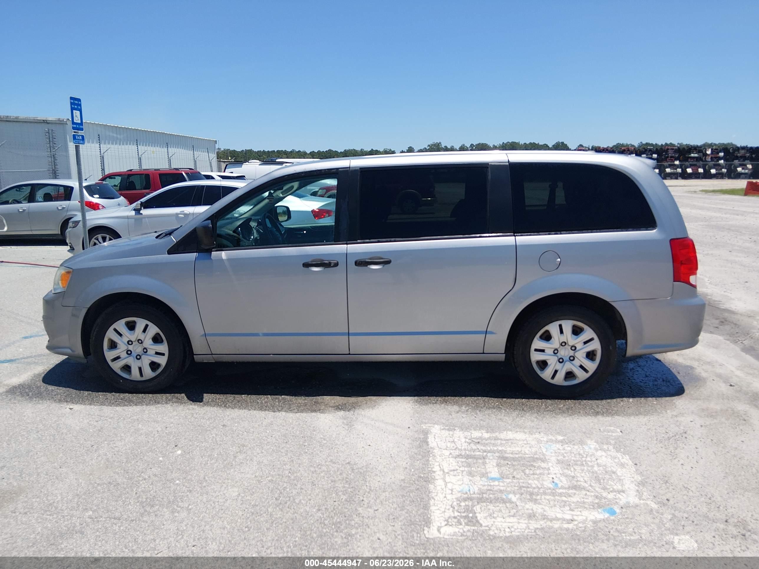 2019 DODGE GRAND CARAVAN SE