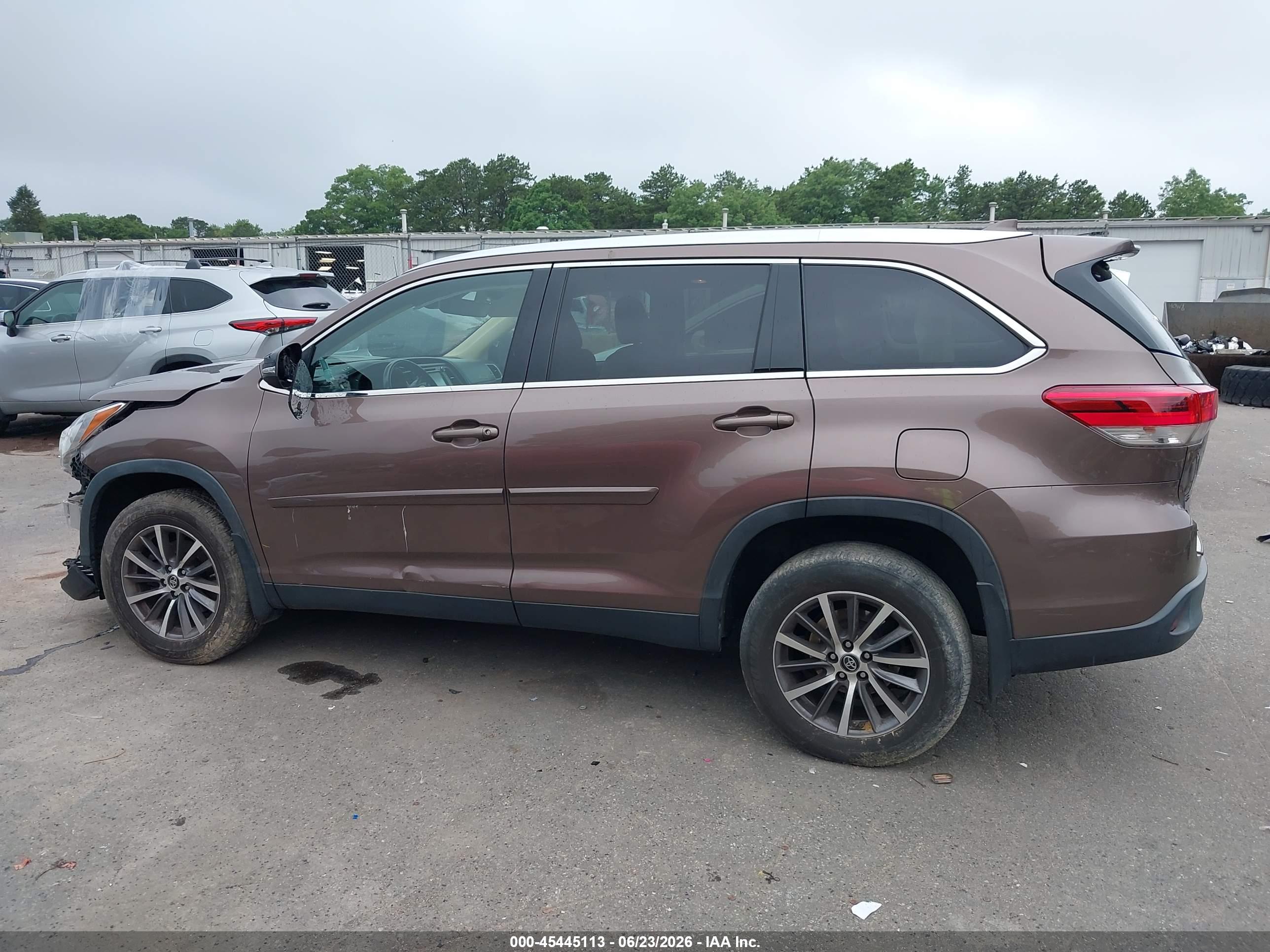 2019 TOYOTA HIGHLANDER XLE