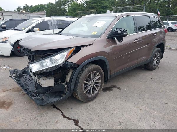 2019 TOYOTA HIGHLANDER XLE