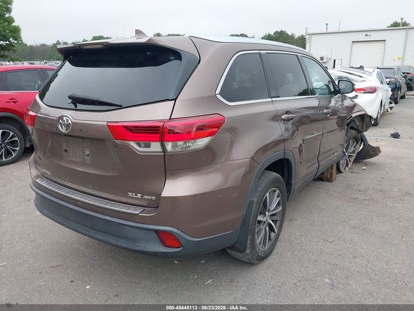 2019 TOYOTA HIGHLANDER XLE