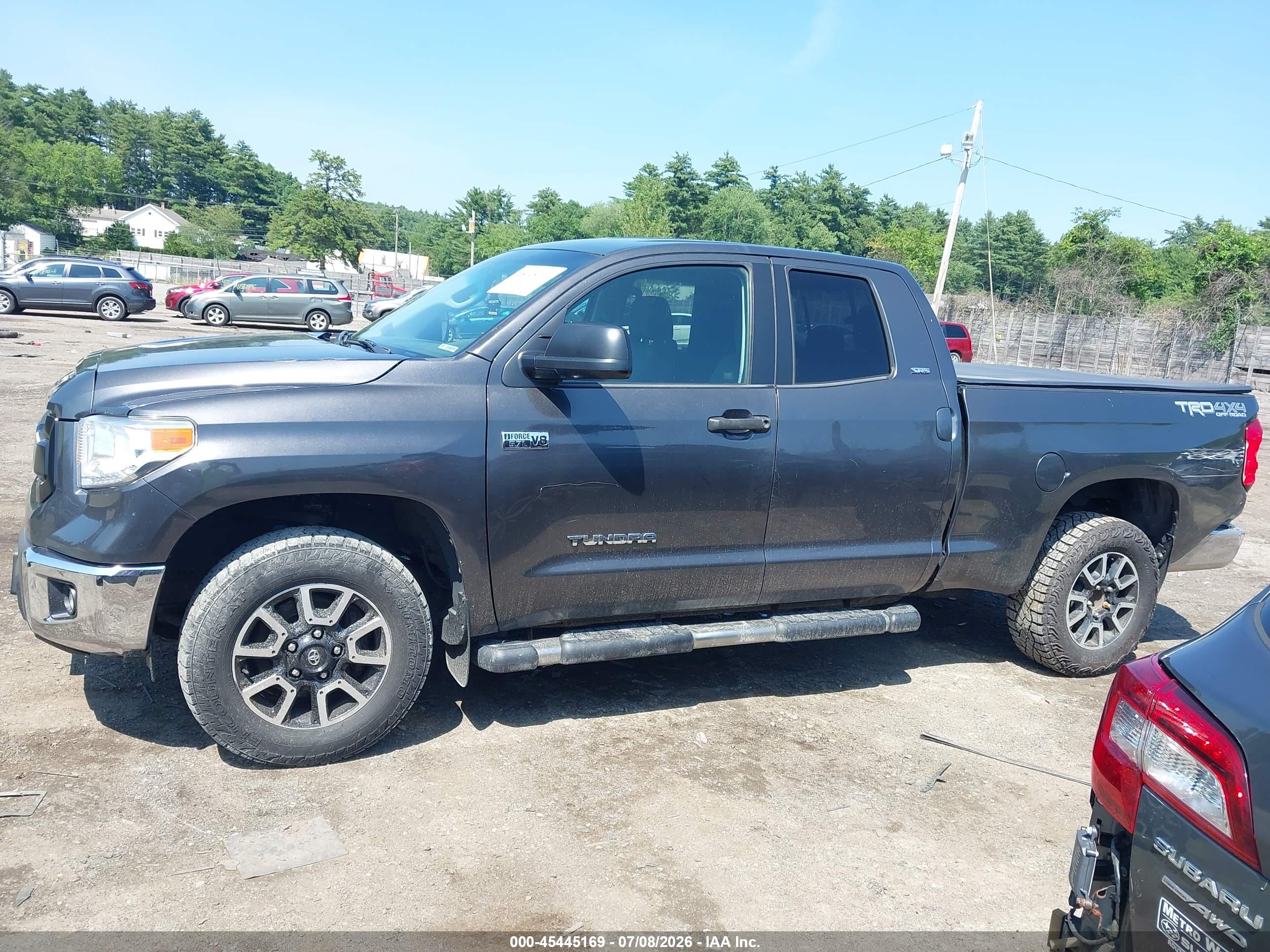 2017 TOYOTA TUNDRA SR5 5.7L V8