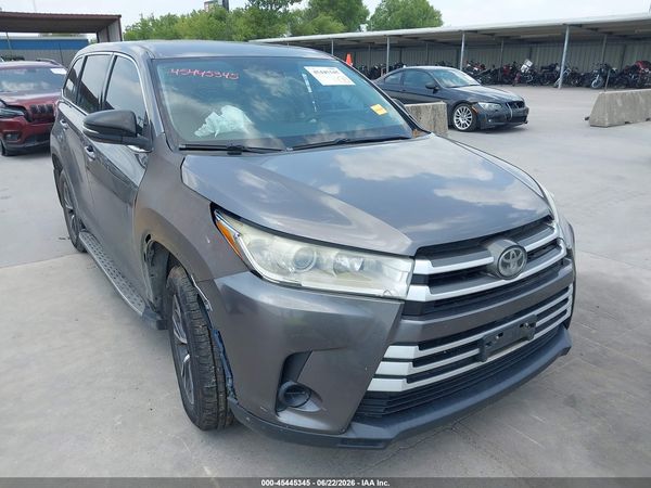 2018 TOYOTA HIGHLANDER LE