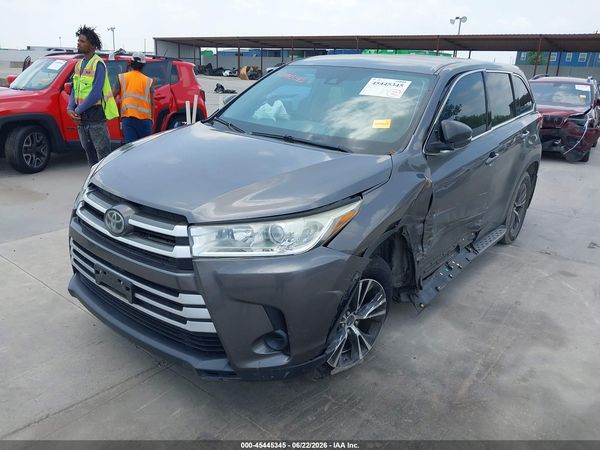 2018 TOYOTA HIGHLANDER LE