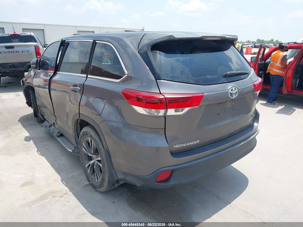 2018 TOYOTA HIGHLANDER LE