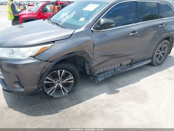 2018 TOYOTA HIGHLANDER LE
