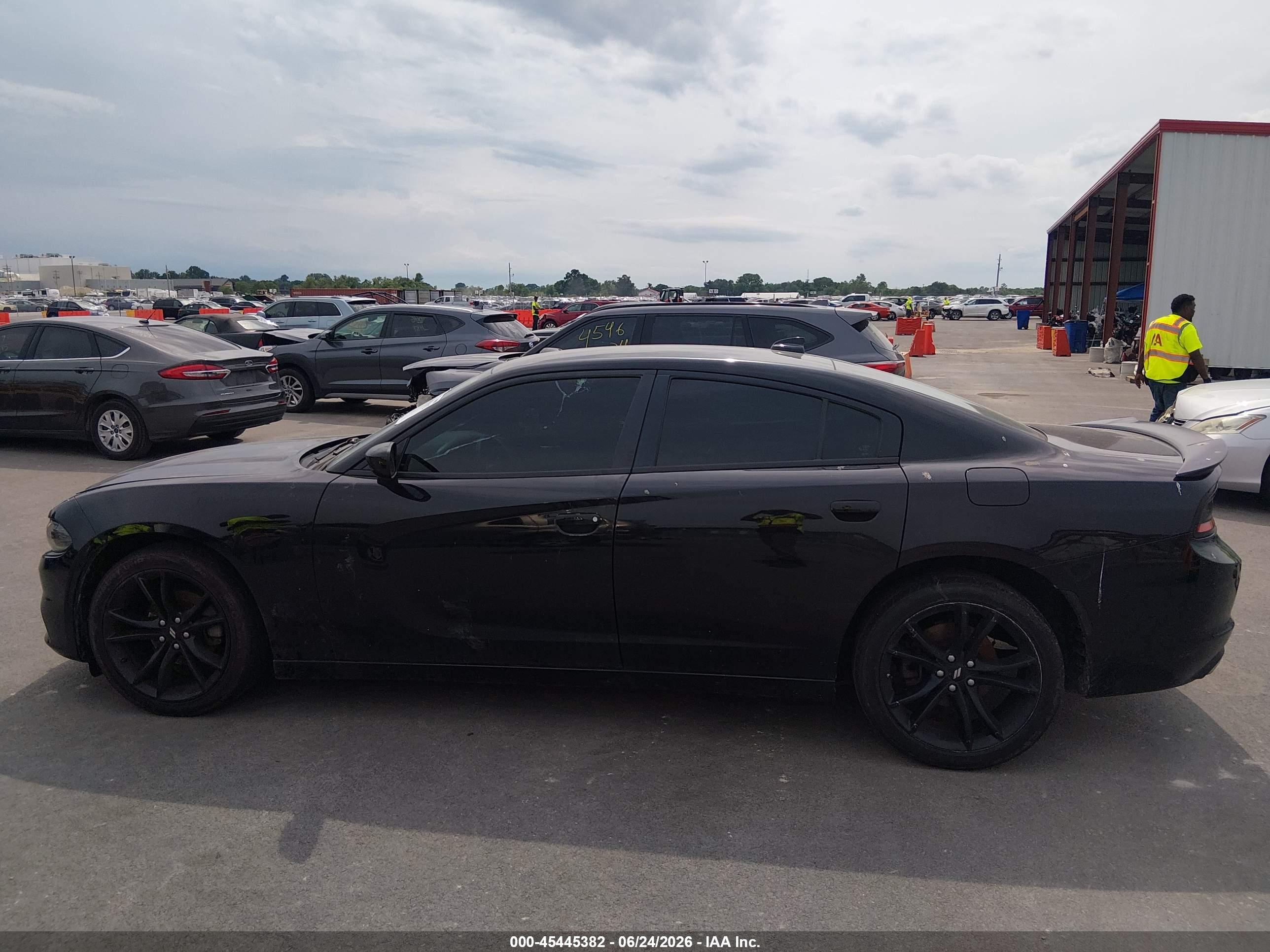 2017 DODGE CHARGER SXT RWD