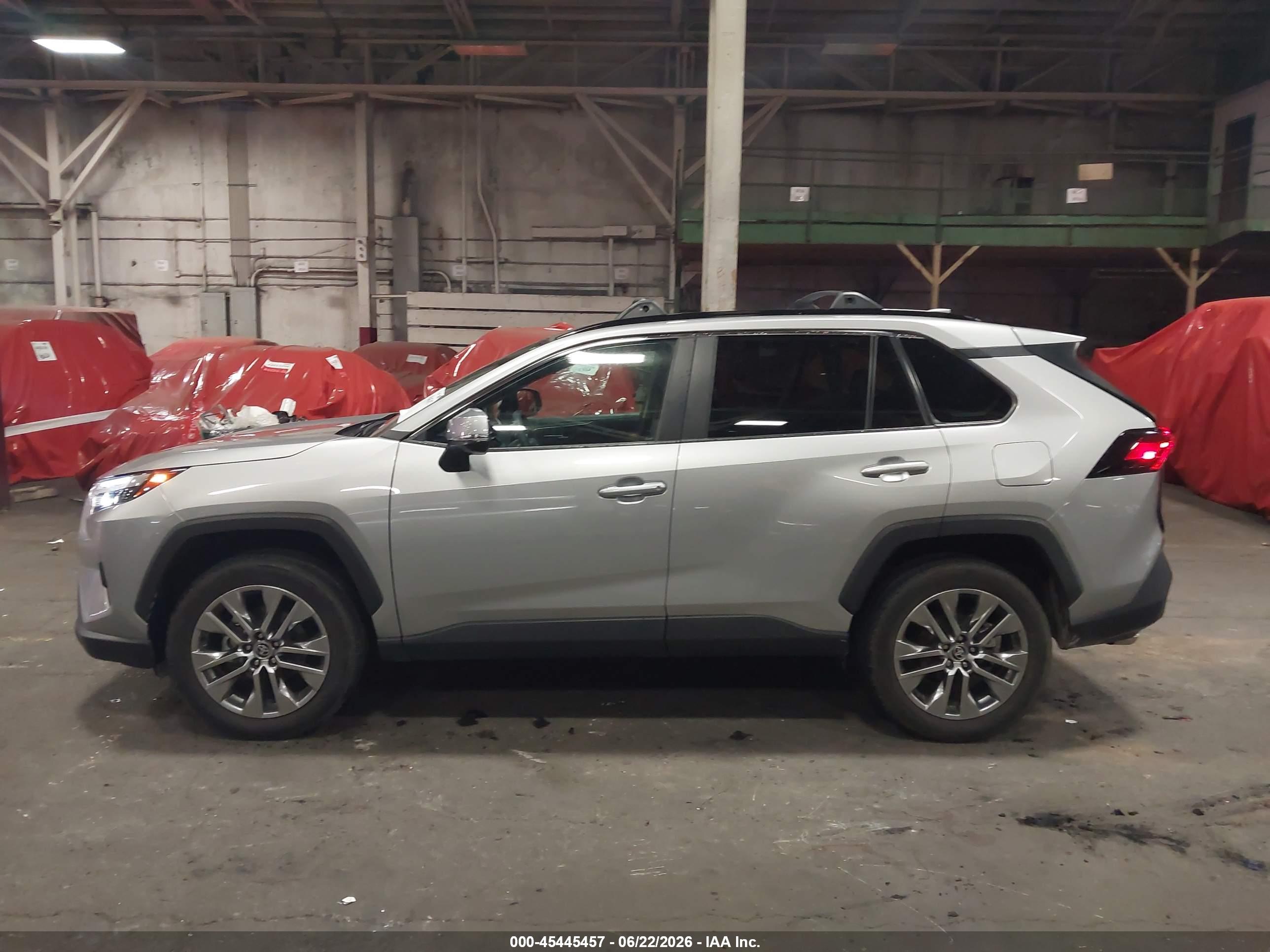 2022 TOYOTA RAV4 XLE PREMIUM