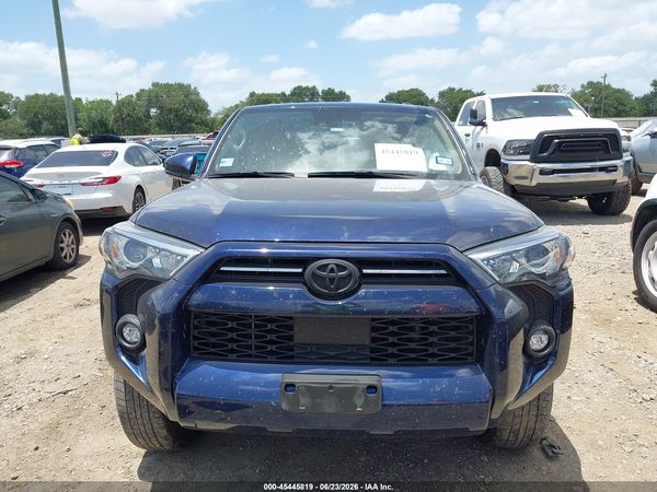 2023 TOYOTA 4RUNNER SR5